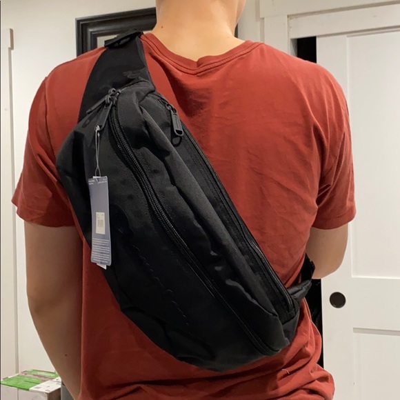 Champion Stealth Crossbody Pack - Picture 4 of 4